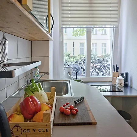 Quiet Courtyard Apartman *